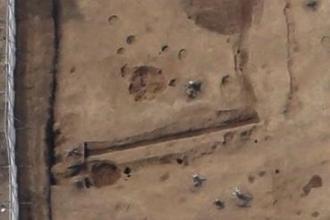 溝跡を上空から移している写真