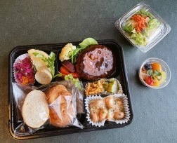ダンデライオンのハンバーグ弁当写真