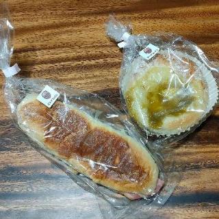 どんぐりパン工房の自家製酵母パン、パニーニと季節限定梅のジュレ