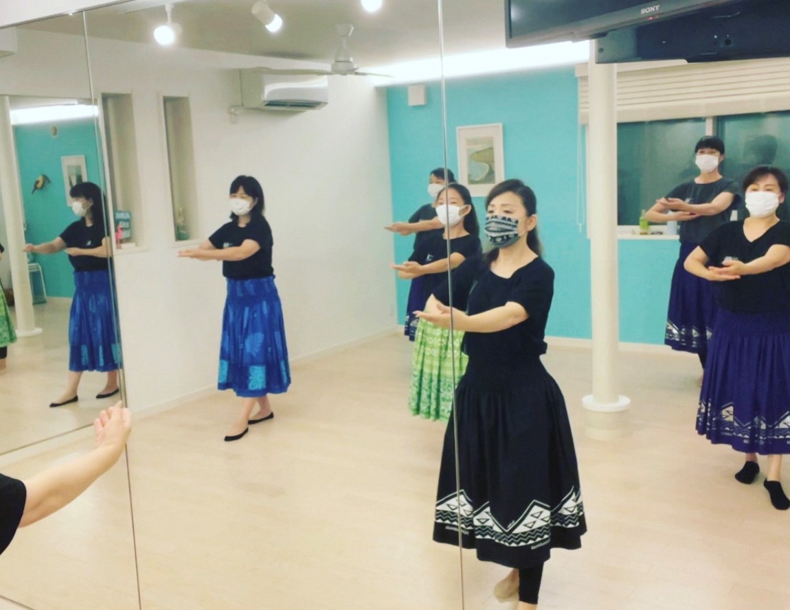 フラダンス教室フラ・キエレのレッスン写真