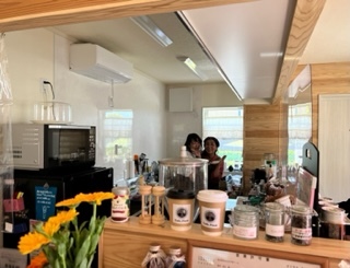カフェプラム店員さんの写真