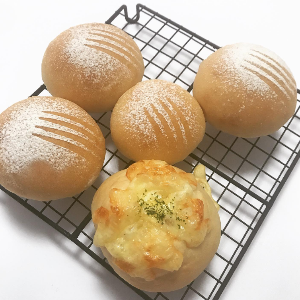 こなの香のパン教室で作れる丸パンとチーズパン