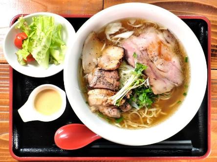 麵屋ふくのサラダ付きセット