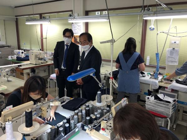 工房見学の様子