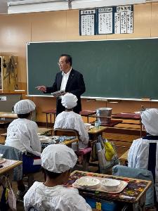 学校訪問の様子(給食時間)