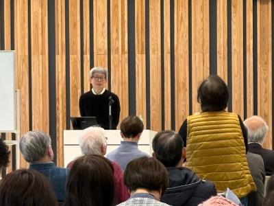 市民からの質問を受ける平田オリザ氏