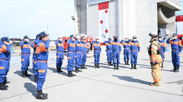 北本市消防団敬礼