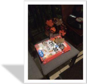 入り口に置かれたハロウィンカーニBARのチラシの写真