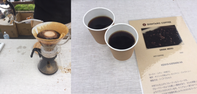 ドリップしているコーヒーと、2つの紙コップに入ったコーヒーとメニューの写真