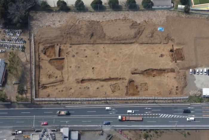 雑木林遺跡発掘調査の航空写真