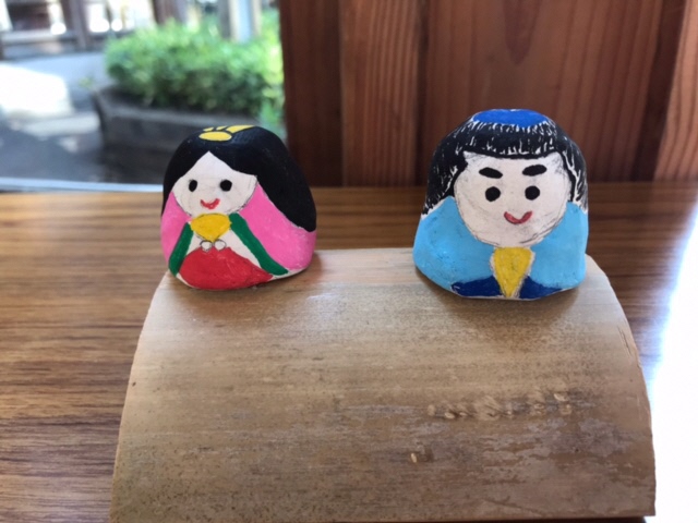 ポスカで絵付けした雛人形