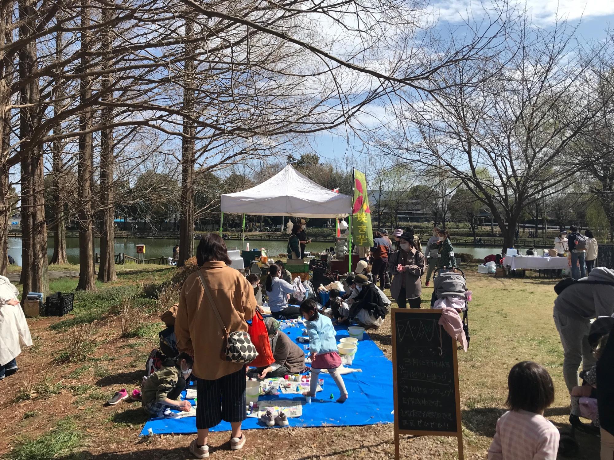 「ひこばえ隊」フラッグ作りワークショップブース