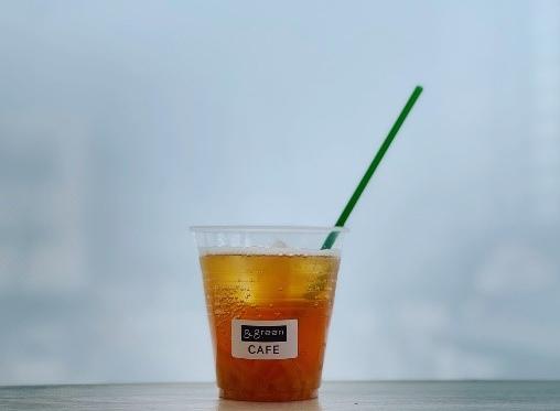アンドグリーンカフェのNovaselectの茶葉と季節のジャムを使用したティーソーダ
