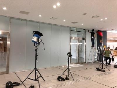 庁舎ホール設営の様子