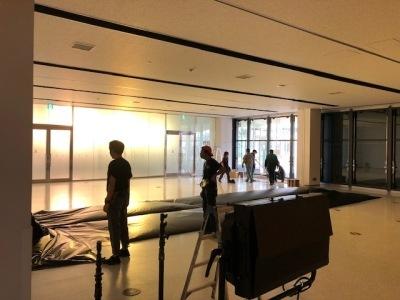 庁舎ホールを内側から撮影した様子