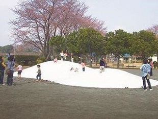 北本市子供公園のふわふわドーム
