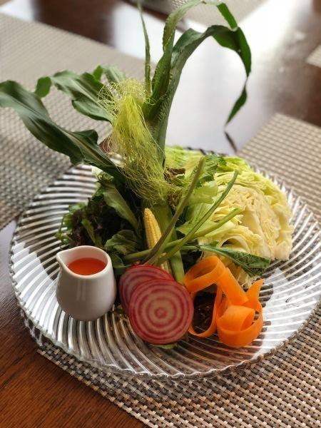 イケメン野菜を使った大盛りサラダ