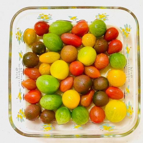 カラフルなミニトマトのマリネ写真1