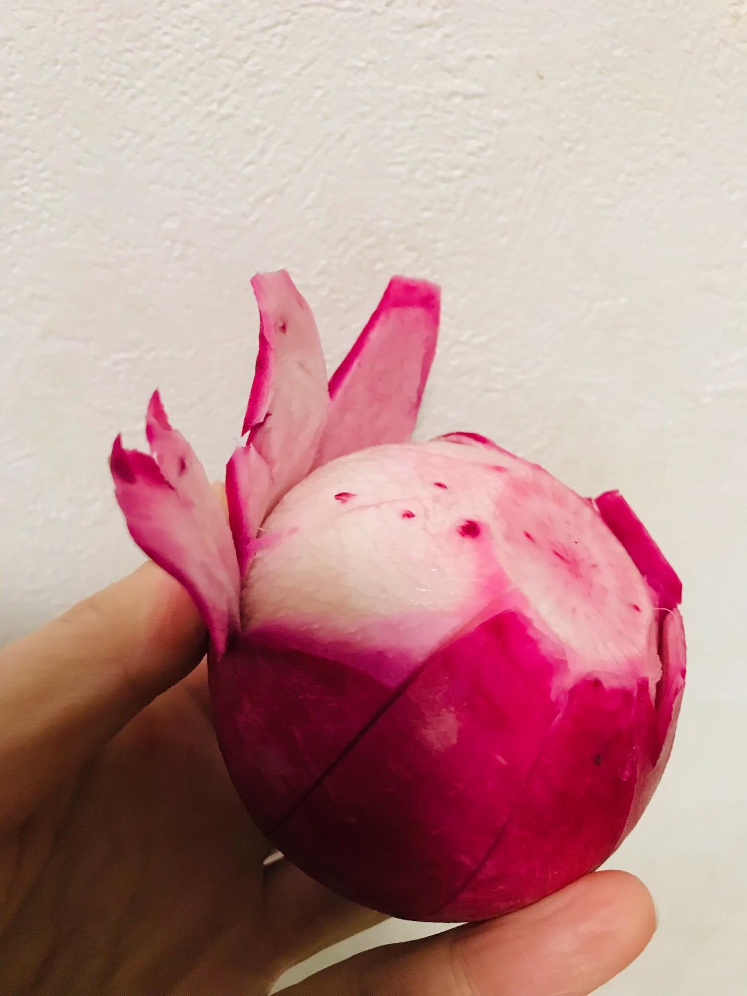 切り込みをいれたところから3枚分皮をむいた様子