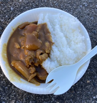 器に盛られた自衛隊カレー