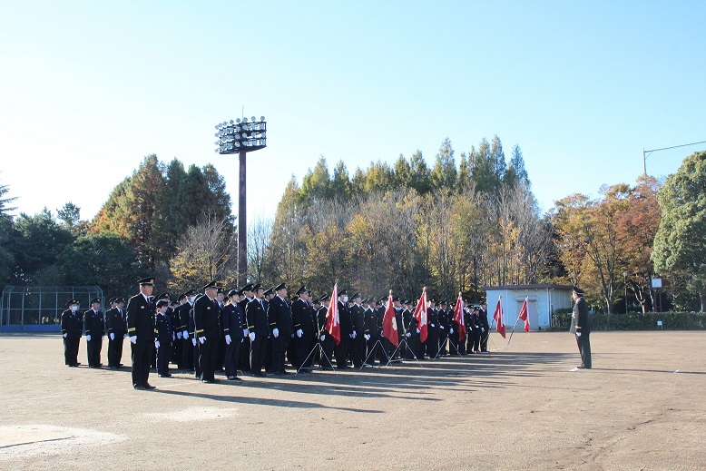 整列する消防団員の写真