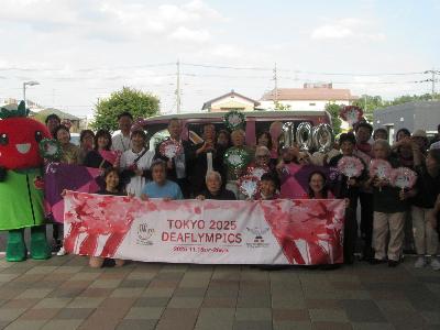 デフリンピックPRカー1